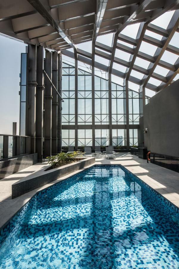 Fantastay Sparkle Tower One Bedroom Suite Marina View دبي المظهر الخارجي الصورة