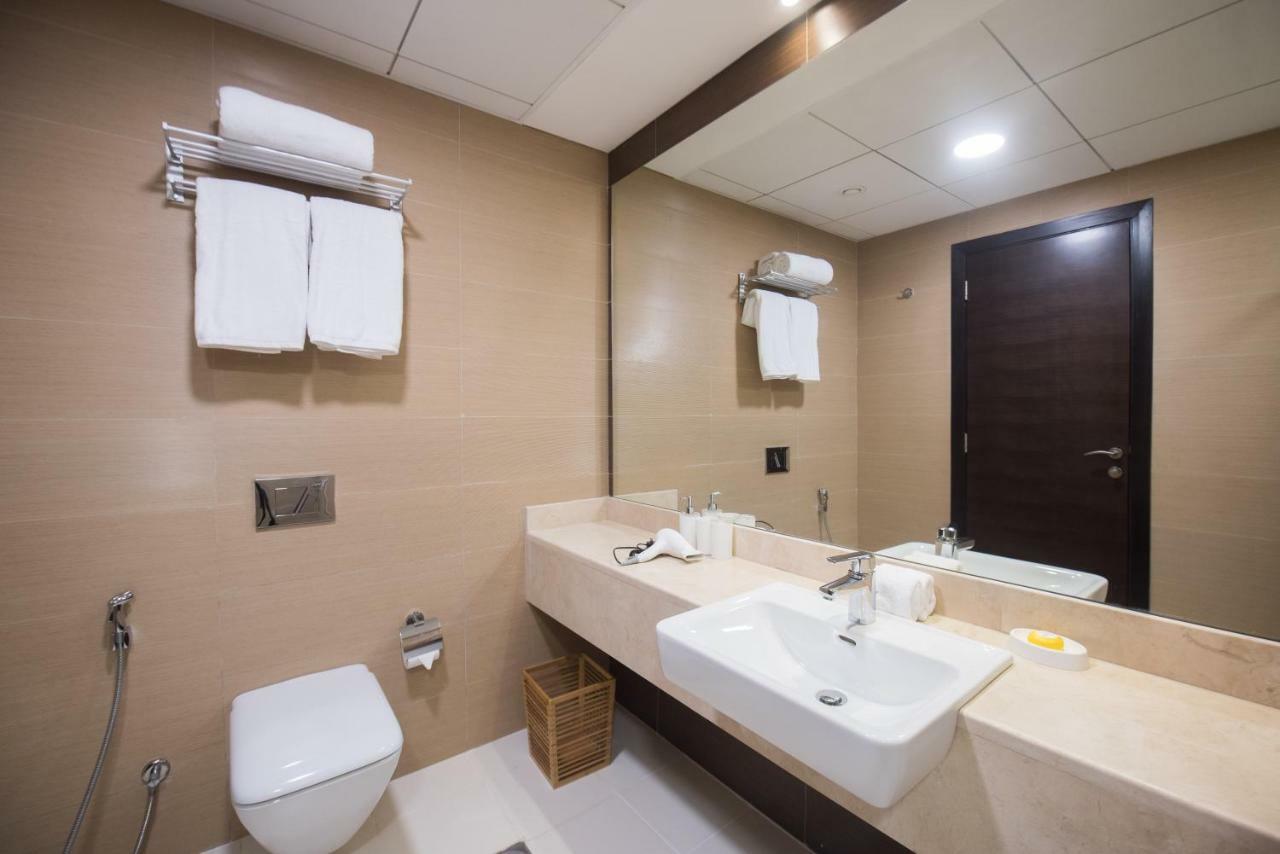 Fantastay Sparkle Tower One Bedroom Suite Marina View دبي المظهر الخارجي الصورة